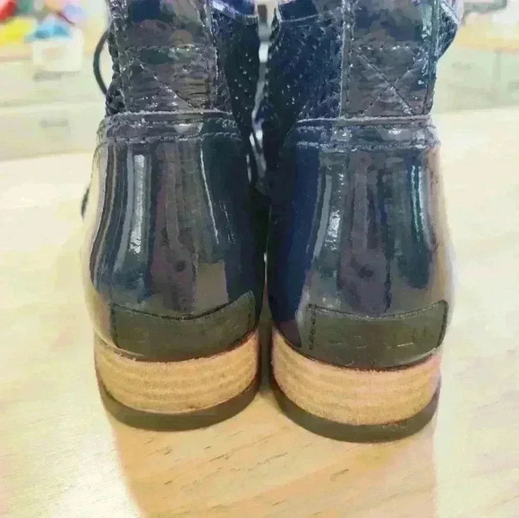 Sorel Major Lace Up Mesh Patent Leather Boots Women's 8.5 - Picture 4 of 5